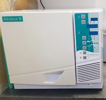 Autoclave et espace de stérilisation du cabinet