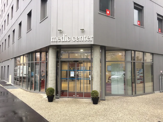 Entrée du centre médical Medic Center